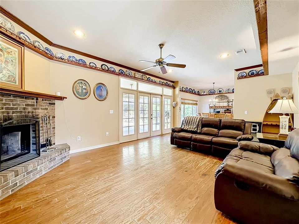 For Sale: $749,900 (4 beds, 3 baths, 3195 Square Feet)