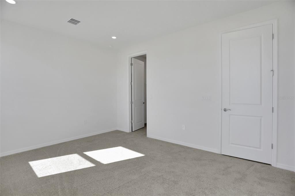 For Sale: $299,990 (3 beds, 2 baths, 1657 Square Feet)