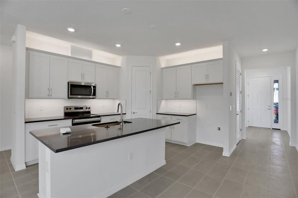 For Sale: $299,990 (3 beds, 2 baths, 1657 Square Feet)