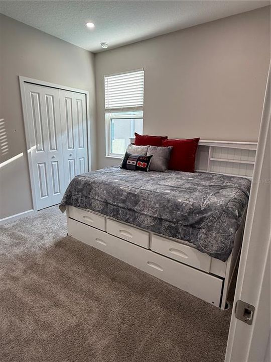 For Rent: $700 (4 beds, 3 baths, 2110 Square Feet)