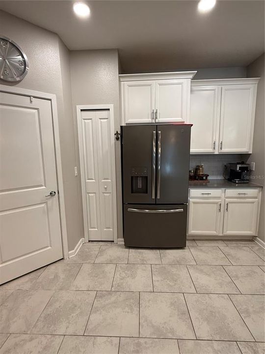 For Rent: $700 (4 beds, 3 baths, 2110 Square Feet)