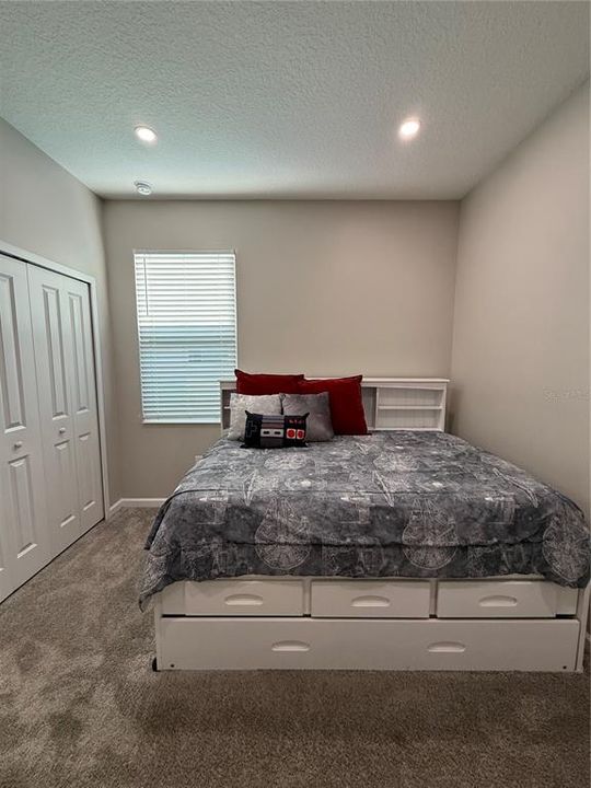 For Rent: $700 (4 beds, 3 baths, 2110 Square Feet)