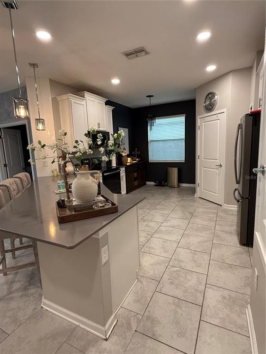 For Rent: $700 (4 beds, 3 baths, 2110 Square Feet)