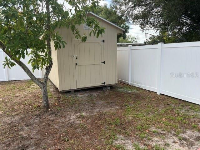 For Sale: $349,900 (3 beds, 1 baths, 1073 Square Feet)