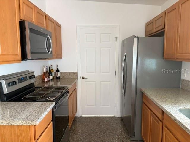 For Sale: $349,900 (3 beds, 1 baths, 1073 Square Feet)