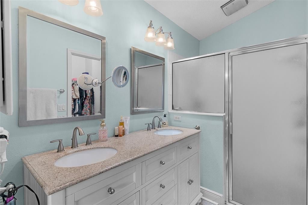 Active With Contract: $400,000 (3 beds, 2 baths, 1663 Square Feet)