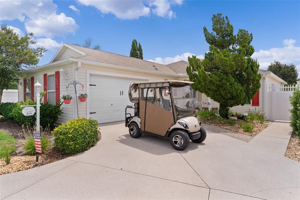 Active With Contract: $400,000 (3 beds, 2 baths, 1663 Square Feet)