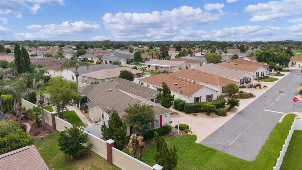Active With Contract: $400,000 (3 beds, 2 baths, 1663 Square Feet)