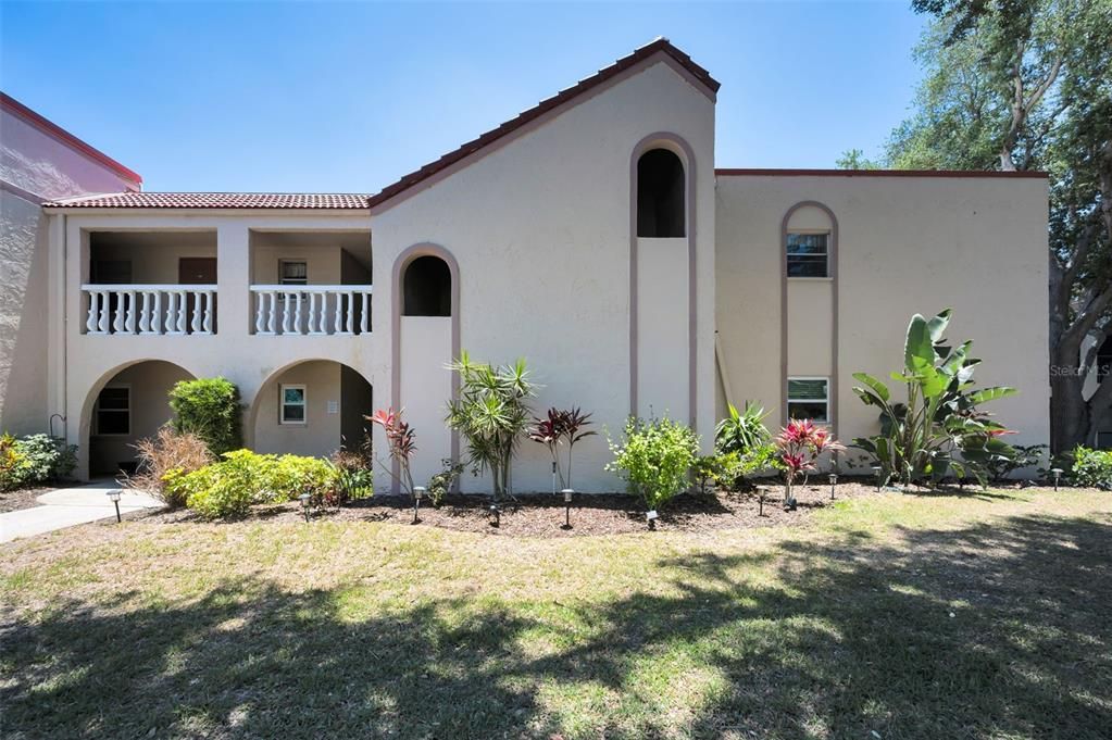 For Sale: $169,900 (2 beds, 2 baths, 1080 Square Feet)
