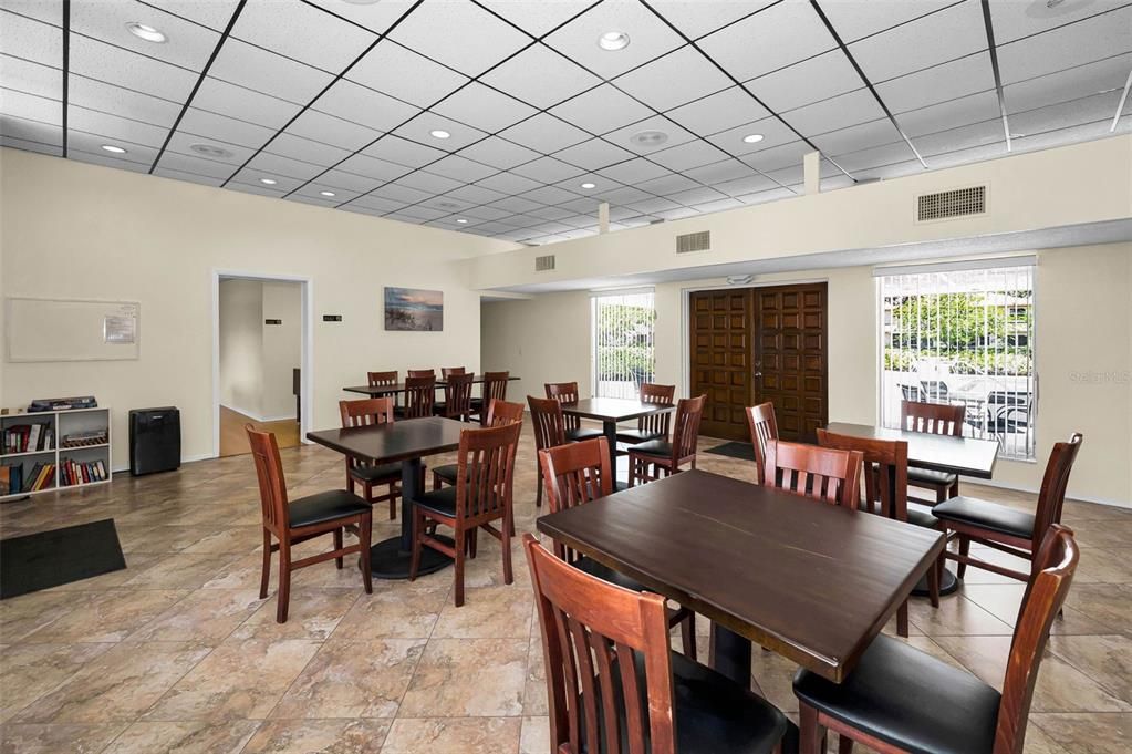 For Sale: $169,900 (2 beds, 2 baths, 1080 Square Feet)