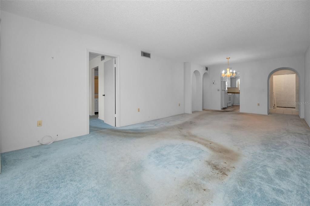 For Sale: $169,900 (2 beds, 2 baths, 1080 Square Feet)