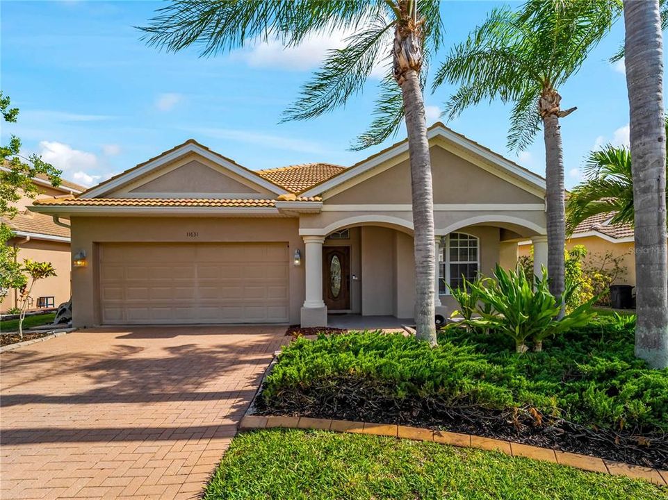 For Sale: $534,900 (4 beds, 2 baths, 2207 Square Feet)