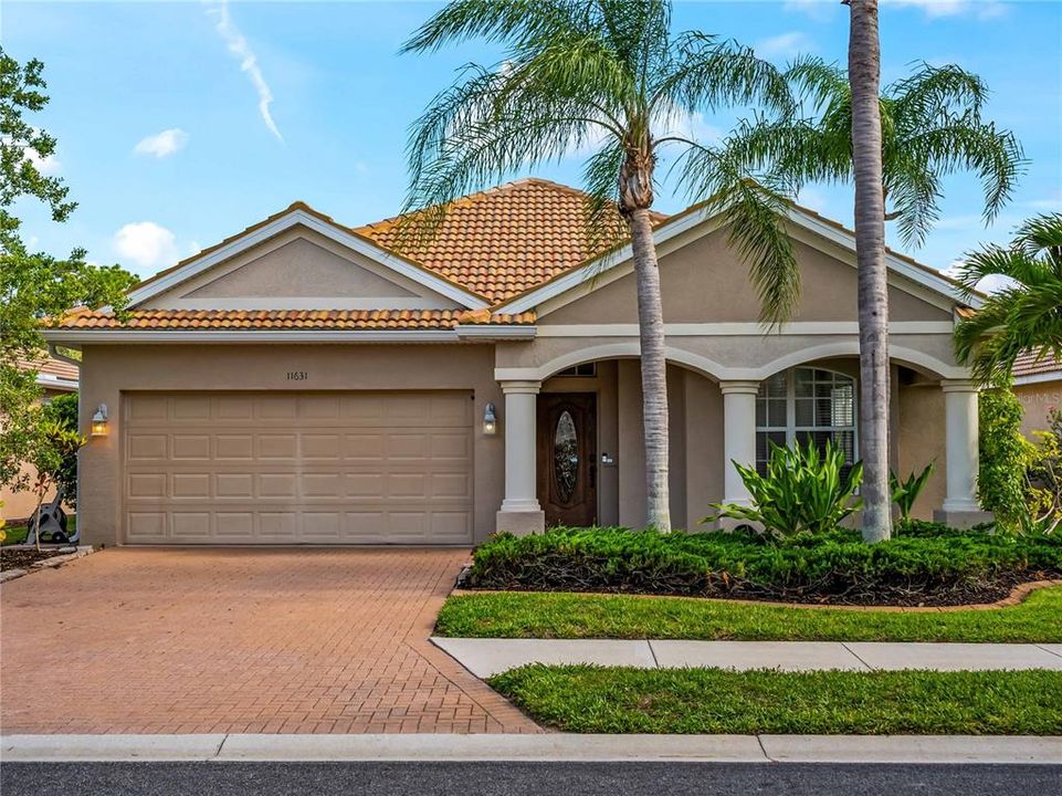 For Sale: $534,900 (4 beds, 2 baths, 2207 Square Feet)