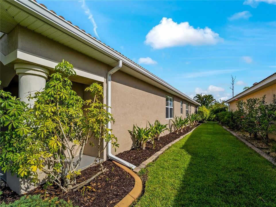 For Sale: $534,900 (4 beds, 2 baths, 2207 Square Feet)