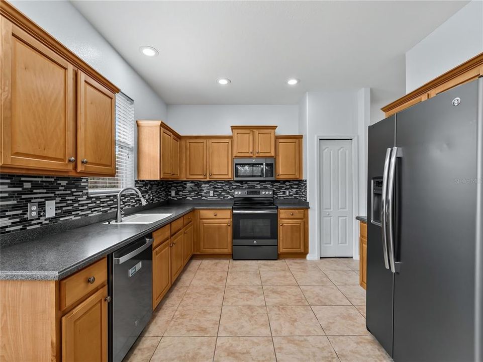 For Sale: $534,900 (4 beds, 2 baths, 2207 Square Feet)