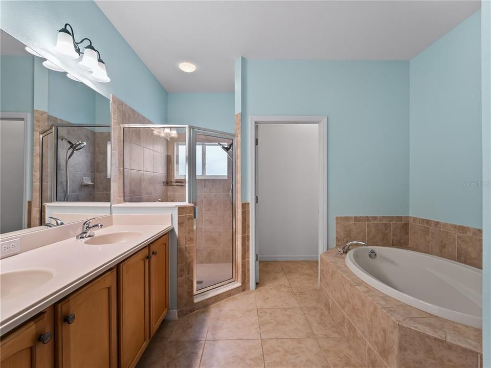 For Sale: $534,900 (4 beds, 2 baths, 2207 Square Feet)