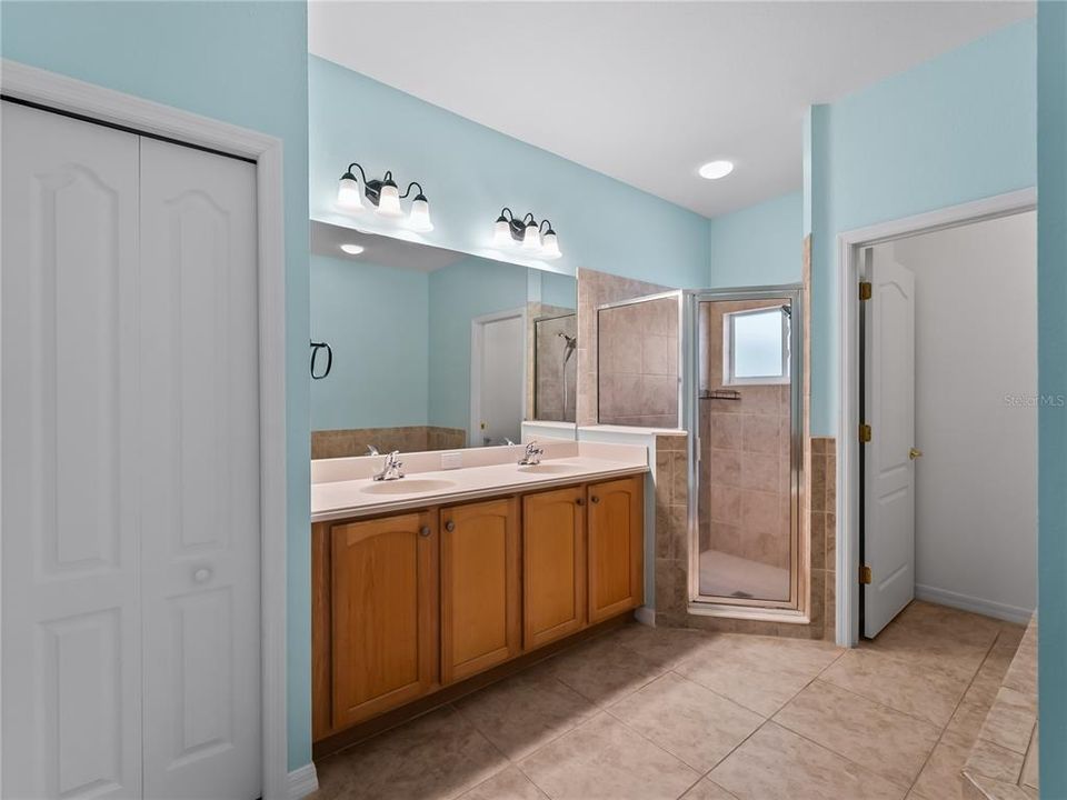 For Sale: $534,900 (4 beds, 2 baths, 2207 Square Feet)