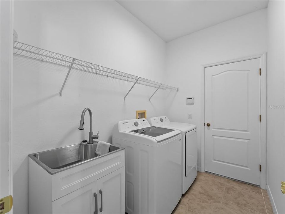 For Sale: $534,900 (4 beds, 2 baths, 2207 Square Feet)