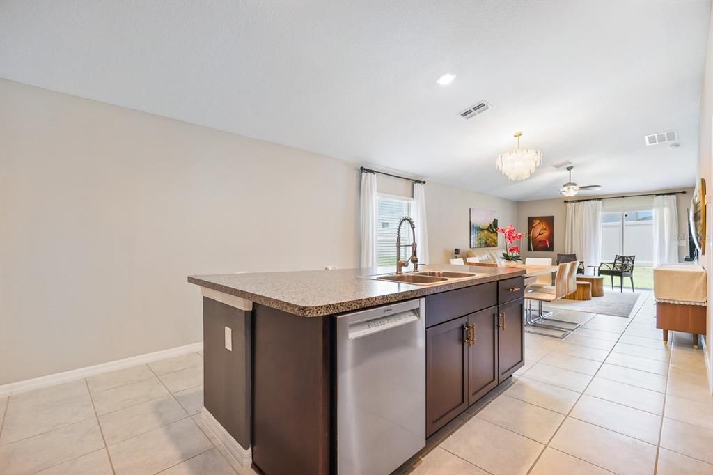 For Rent: $2,350 (3 beds, 2 baths, 1451 Square Feet)