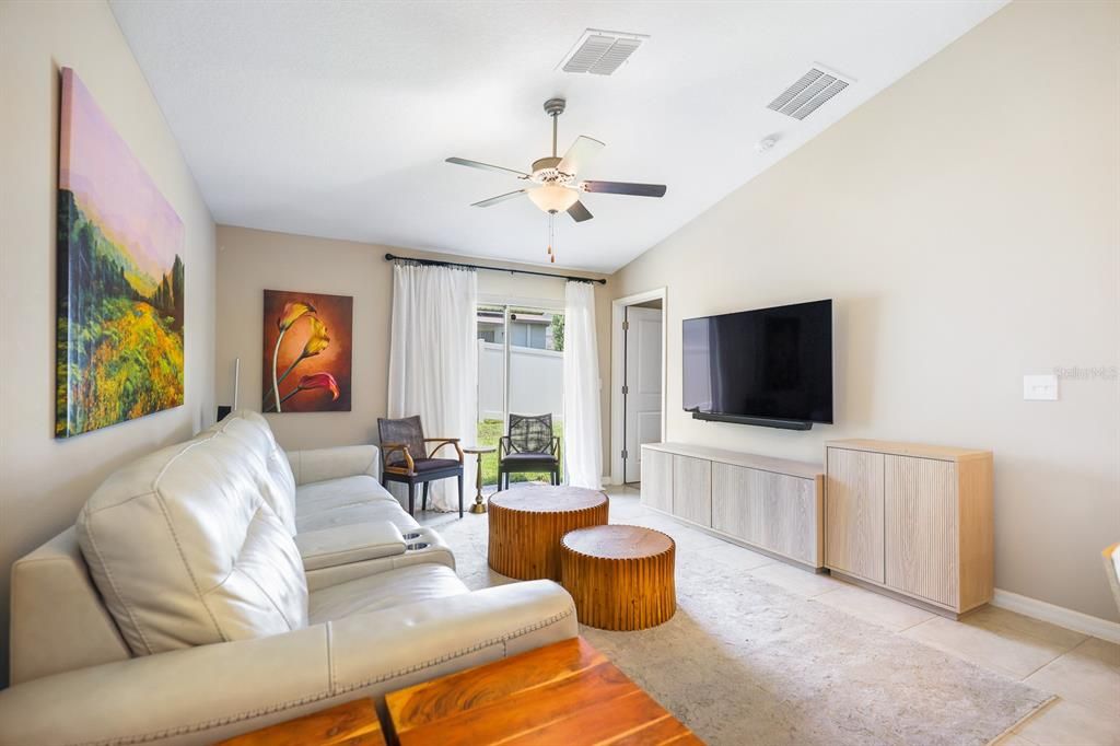 For Rent: $2,350 (3 beds, 2 baths, 1451 Square Feet)