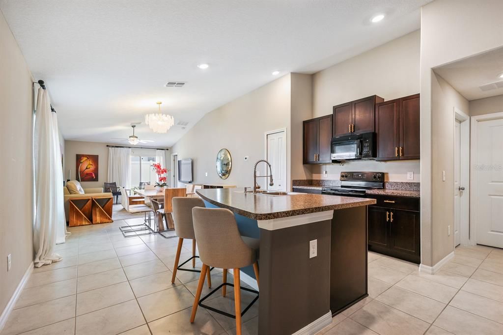 For Rent: $2,350 (3 beds, 2 baths, 1451 Square Feet)