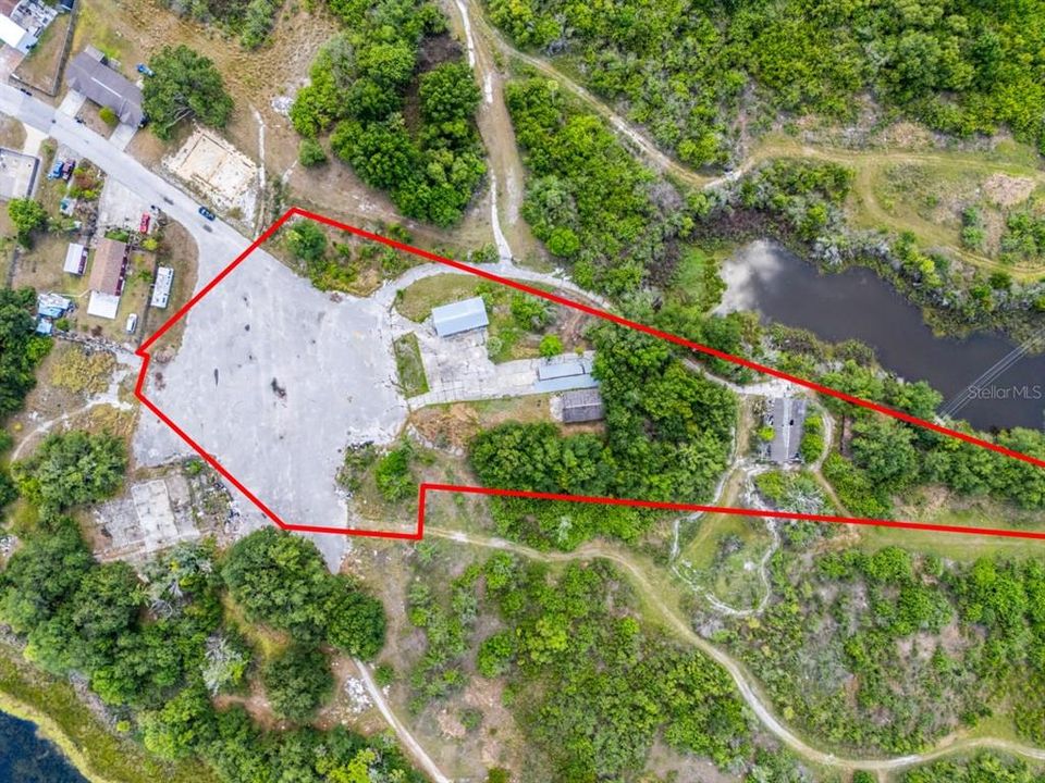 На продажу: $275,000 (2.73 acres)