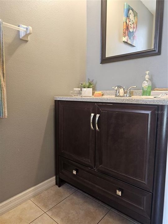 For Sale: $298,900 (3 beds, 2 baths, 1384 Square Feet)