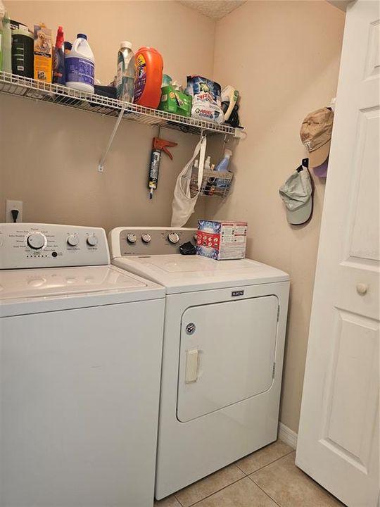 For Sale: $298,900 (3 beds, 2 baths, 1384 Square Feet)