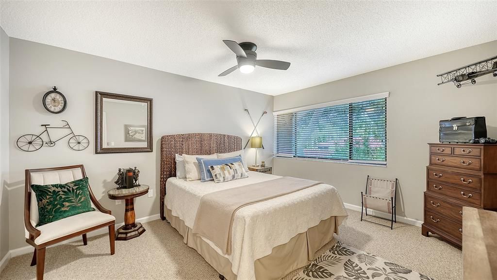 For Rent: $3,900 (3 beds, 2 baths, 1595 Square Feet)