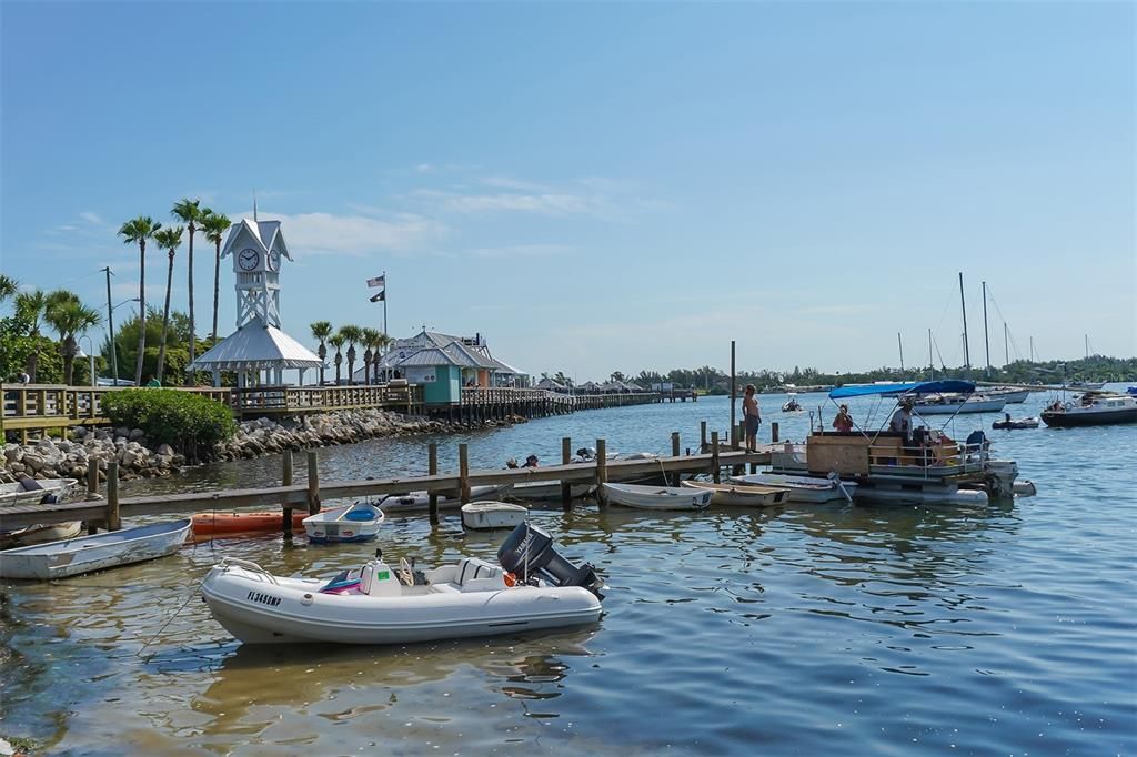 For Rent: $3,900 (3 beds, 2 baths, 1595 Square Feet)