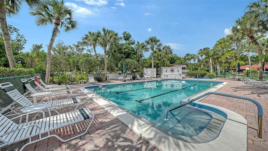 For Rent: $3,900 (3 beds, 2 baths, 1595 Square Feet)