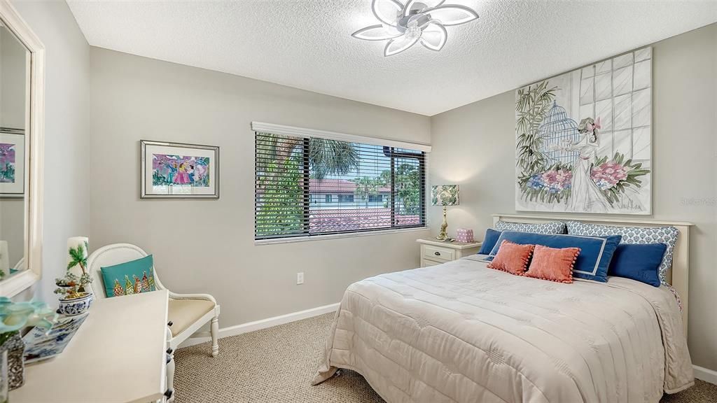 For Rent: $3,900 (3 beds, 2 baths, 1595 Square Feet)