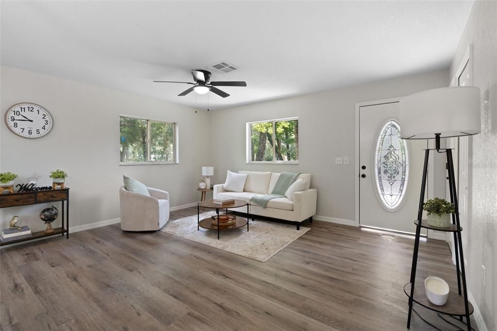 Active With Contract: $189,950 (2 beds, 1 baths, 864 Square Feet)