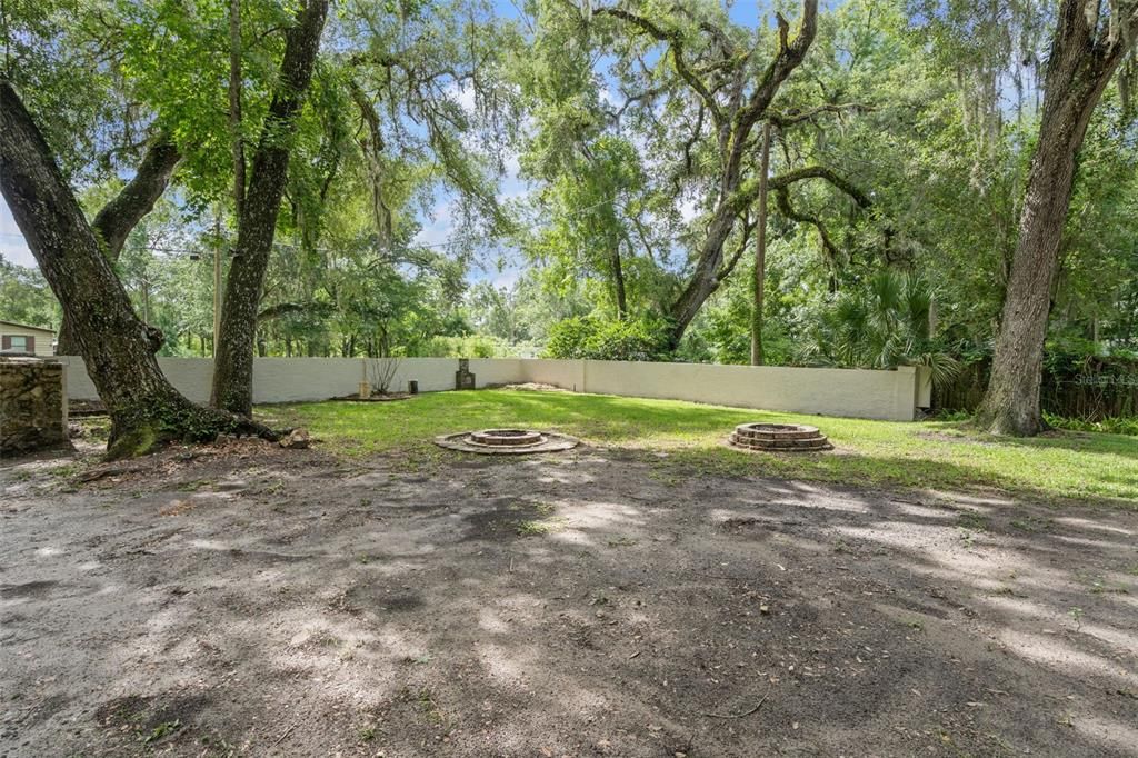 Active With Contract: $189,950 (2 beds, 1 baths, 864 Square Feet)