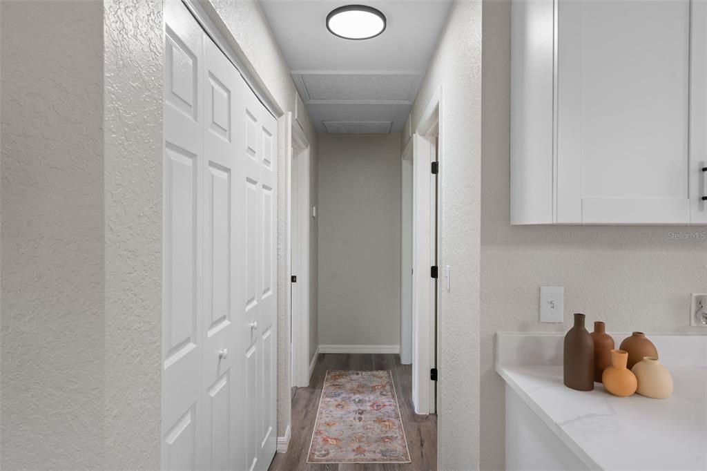 Active With Contract: $189,950 (2 beds, 1 baths, 864 Square Feet)