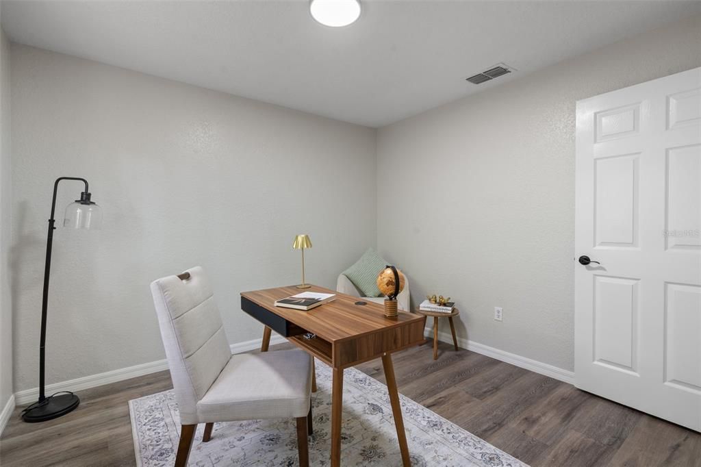 Active With Contract: $189,950 (2 beds, 1 baths, 864 Square Feet)
