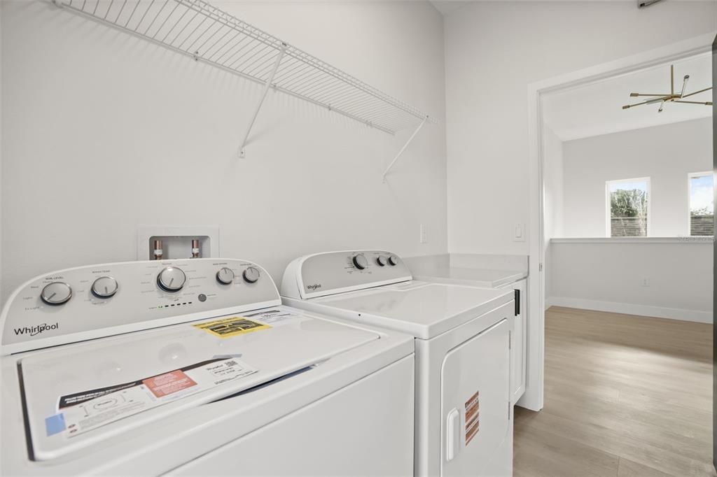 For Sale: $375,000 (4 beds, 3 baths, 1966 Square Feet)