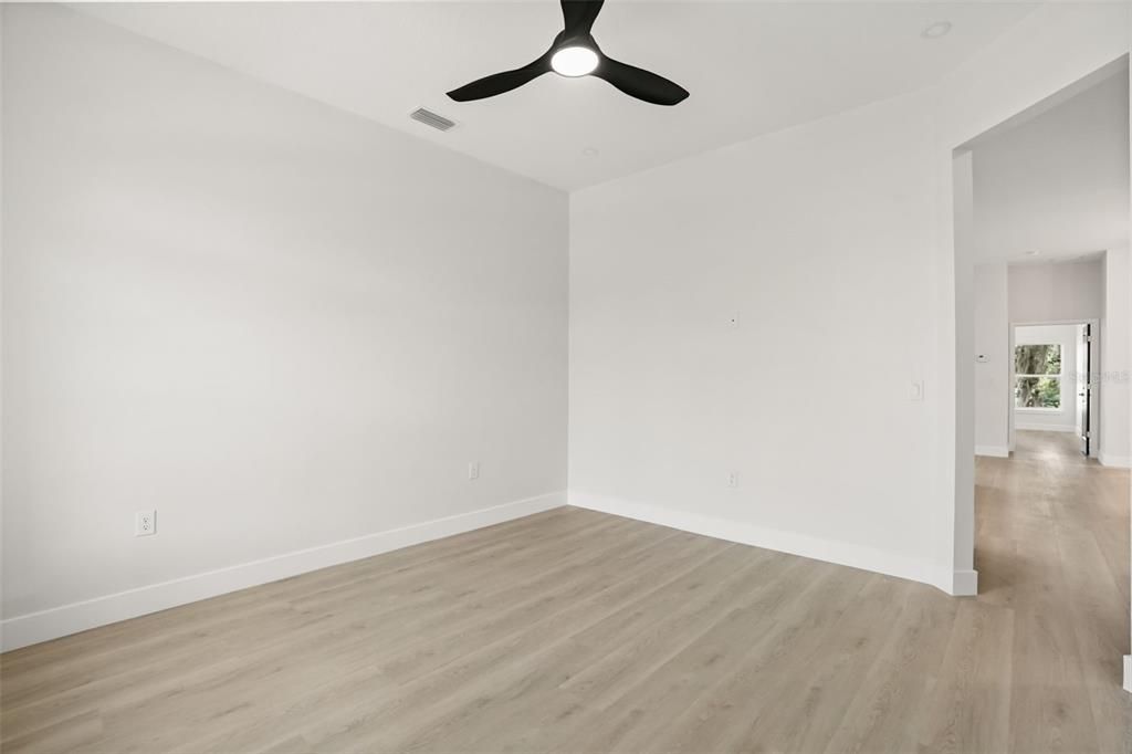 For Sale: $375,000 (4 beds, 3 baths, 1966 Square Feet)