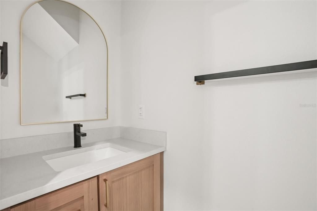 For Sale: $375,000 (4 beds, 3 baths, 1966 Square Feet)