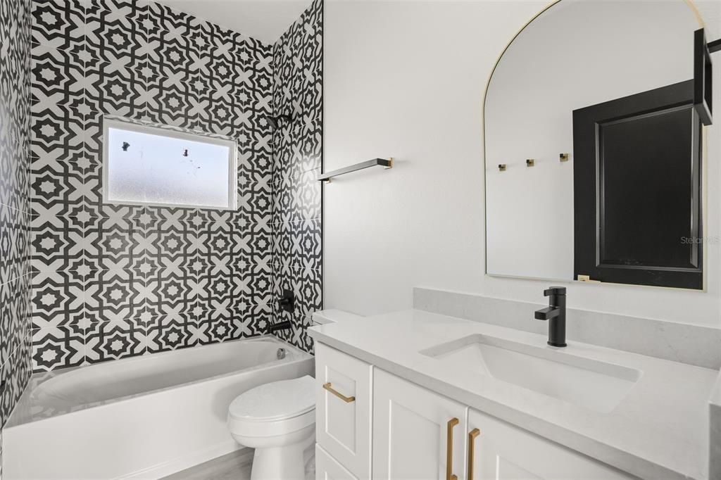 For Sale: $375,000 (4 beds, 3 baths, 1966 Square Feet)