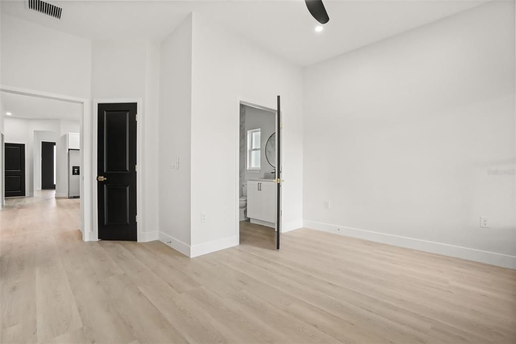 For Sale: $375,000 (4 beds, 3 baths, 1966 Square Feet)