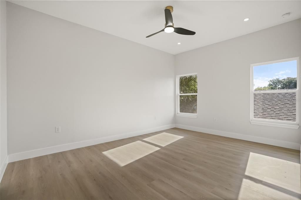 For Sale: $375,000 (4 beds, 3 baths, 1966 Square Feet)