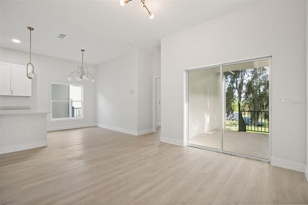 For Sale: $375,000 (4 beds, 3 baths, 1966 Square Feet)