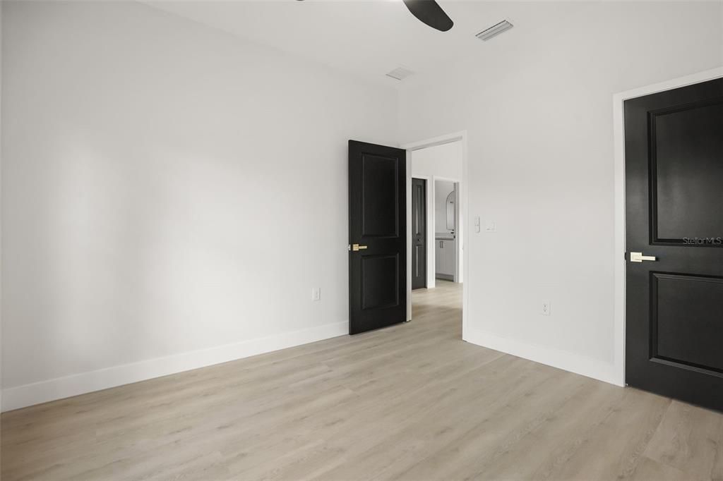 For Sale: $375,000 (4 beds, 3 baths, 1966 Square Feet)