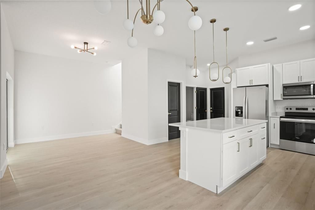 For Sale: $375,000 (4 beds, 3 baths, 1966 Square Feet)