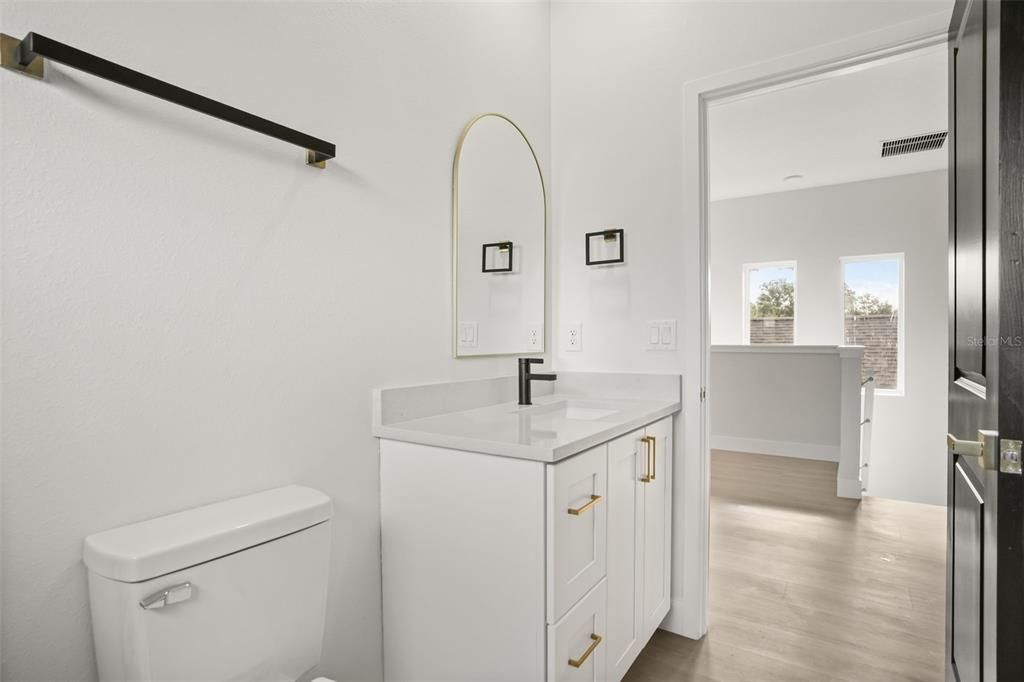 For Sale: $375,000 (4 beds, 3 baths, 1966 Square Feet)