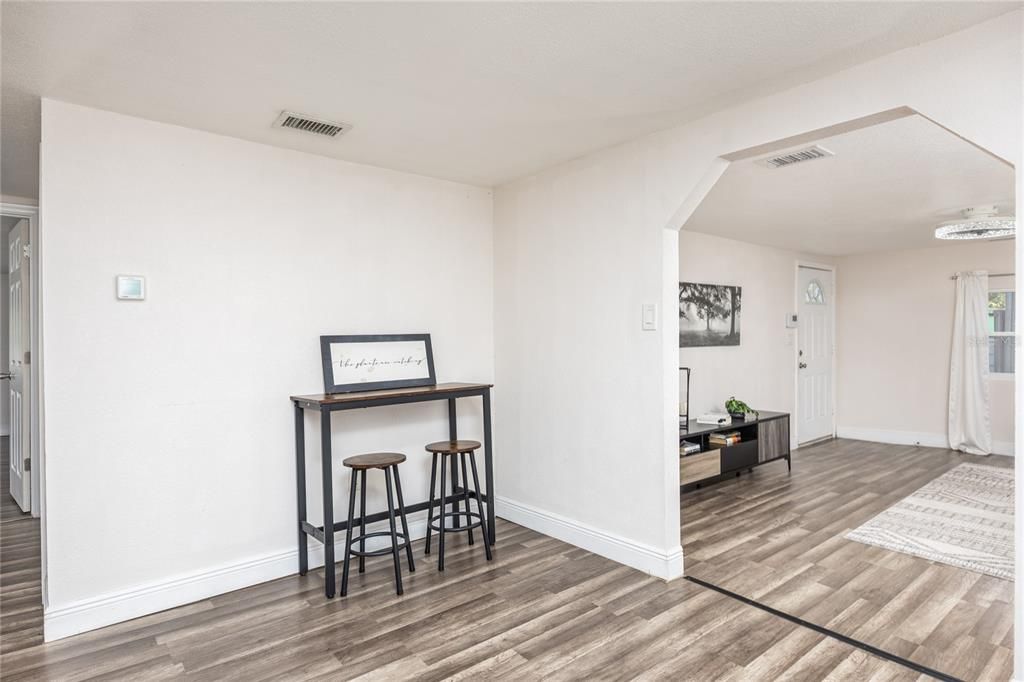 En Venta: $305,000 (3 camas, 2 baños, 1088 Pies cuadrados)