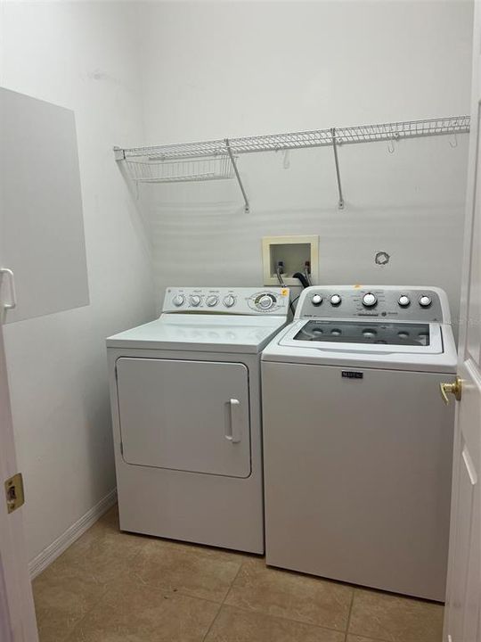 На продажу: $269,900 (2 спален, 2 ванн, 1332 Квадратных фут)