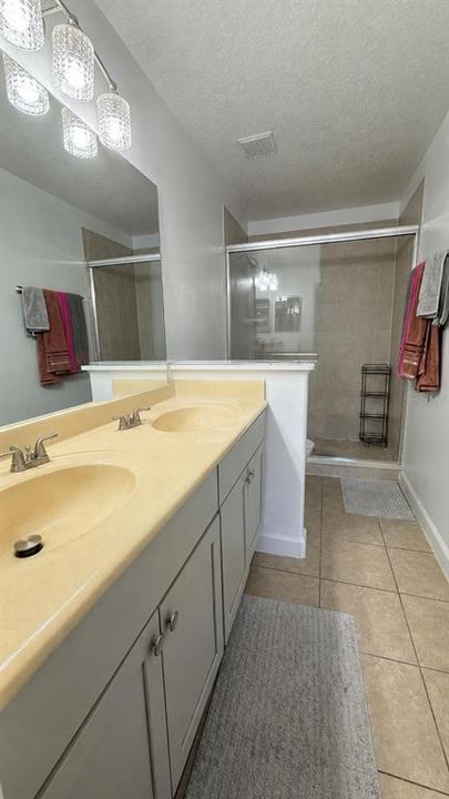 En Venta: $360,000 (3 camas, 2 baños, 1516 Pies cuadrados)