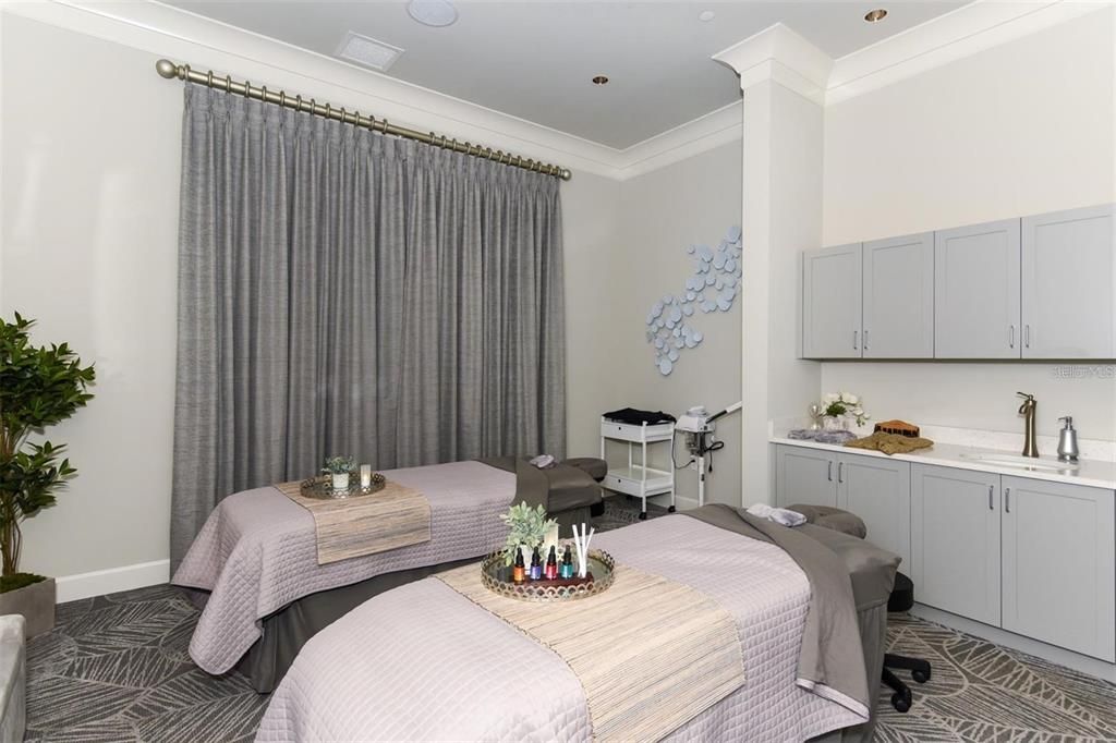 For Sale: $835,000 (2 beds, 2 baths, 1850 Square Feet)